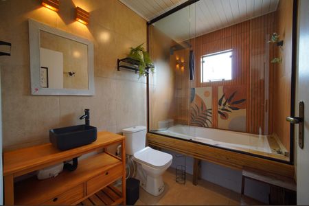 Casa para alugar com 124m², 3 quartos e 2 vagas Casa para alugar com 124m², 3 quartos e 2 vagasBanheiro suíte master