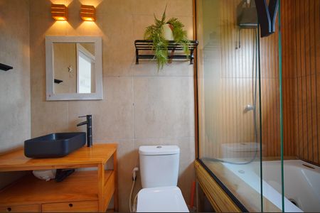 Casa para alugar com 124m², 3 quartos e 2 vagas Casa para alugar com 124m², 3 quartos e 2 vagasBanheiro suíte master