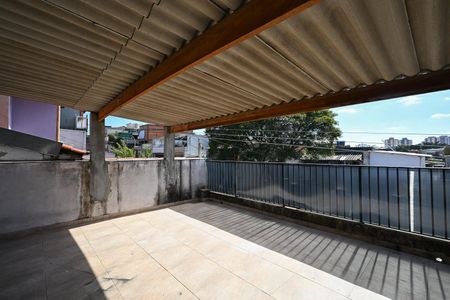 Varanda de casa para alugar com 2 quartos, 124m² em Parque Maraba, Taboão da Serra
