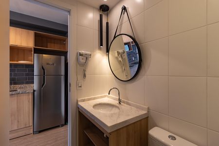 Banheiro de kitnet/studio para alugar com 1 quarto, 25m² em Barra Funda, São Paulo