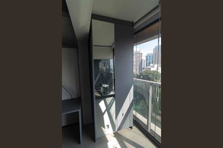 Varanda de kitnet/studio para alugar com 0 quarto, 26m² em Paraíso, São Paulo