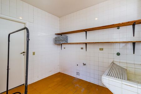 Casa para alugar com 1200m², 6 quartos e 3 vagasÁrea de Serviço