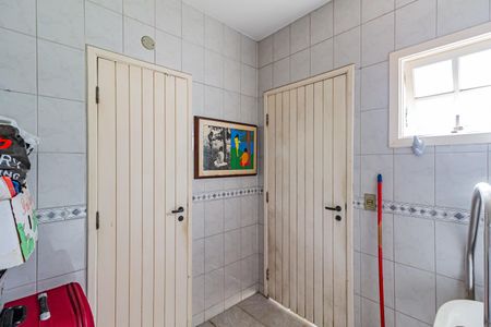 Casa para alugar com 1200m², 6 quartos e 3 vagasBanheiro - Edícula