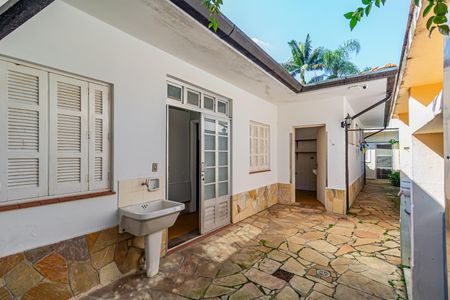 Casa para alugar com 1200m², 6 quartos e 3 vagasÁrea de Serviço
