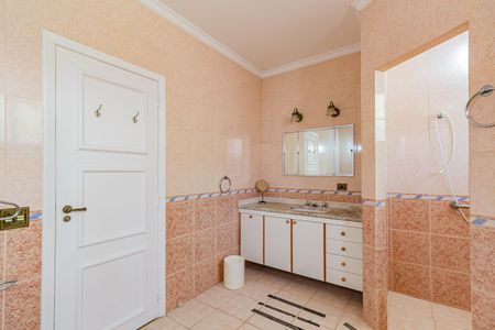 Casa para alugar com 1200m², 6 quartos e 3 vagasBanheiro da Suíte 1