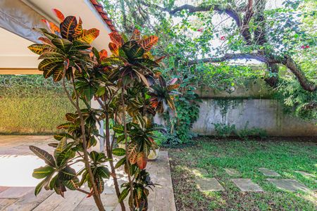 Casa para alugar com 1200m², 6 quartos e 3 vagasVista da Suíte 2