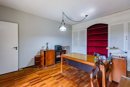 Casa para alugar com 1200m², 6 quartos e 3 vagasEscritório