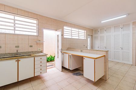 Casa para alugar com 1200m², 6 quartos e 3 vagasCozinha
