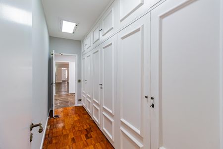 Casa para alugar com 1200m², 6 quartos e 3 vagasCloset da suíte 1