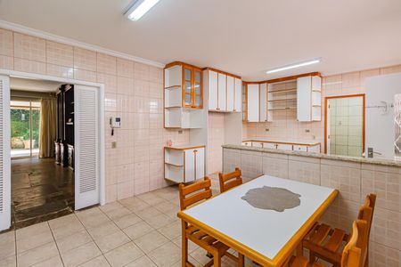 Casa para alugar com 1200m², 6 quartos e 3 vagasCozinha