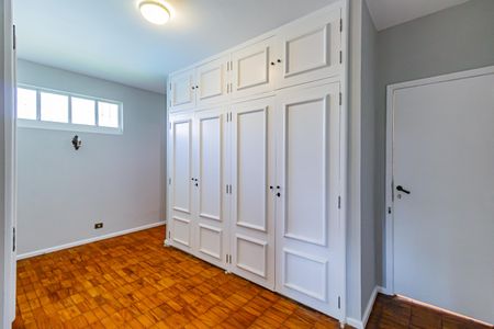 Casa para alugar com 1200m², 6 quartos e 3 vagasCloset da suíte 1