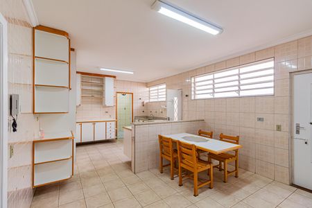 Casa para alugar com 1200m², 6 quartos e 3 vagasCozinha