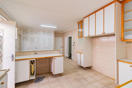 Casa para alugar com 1200m², 6 quartos e 3 vagasCozinha