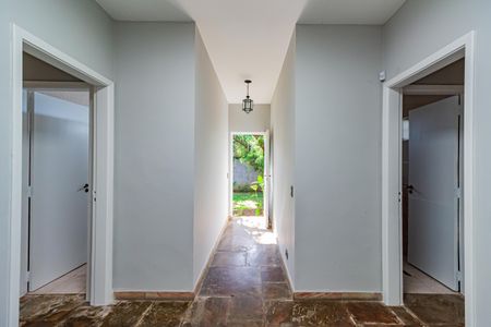 Casa para alugar com 1200m², 6 quartos e 3 vagasCorredor