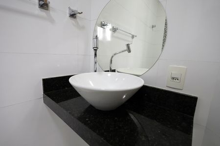 Apartamento à venda com 68m², 2 quartos e 2 vagas Apartamento à venda com 68m², 2 quartos e 2 vagasBanheiro Suíte