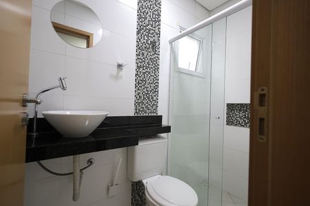 Apartamento à venda com 68m², 2 quartos e 2 vagas Apartamento à venda com 68m², 2 quartos e 2 vagasBanheiro