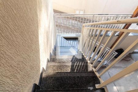Casa de condomínio à venda com 92m², 2 quartos e 1 vaga Casa de condomínio à venda com 92m², 2 quartos e 1 vagaEscada