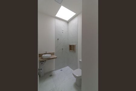 Casa à venda com 100m², 3 quartos e 2 vagas Casa à venda com 100m², 3 quartos e 2 vagasBanheiro Social