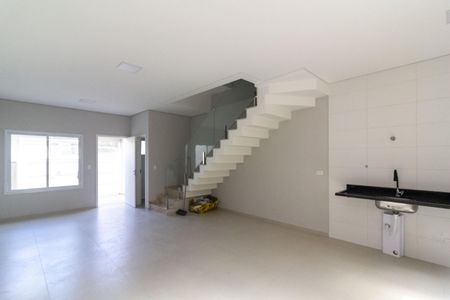 Casa à venda com 100m², 3 quartos e 2 vagas Casa à venda com 100m², 3 quartos e 2 vagasSala integrada com Cozinha
