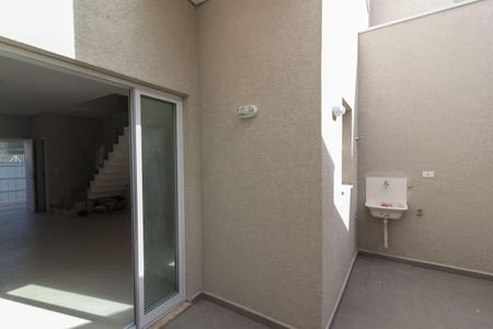 Casa à venda com 100m², 3 quartos e 2 vagas Casa à venda com 100m², 3 quartos e 2 vagasÁrea de Serviço