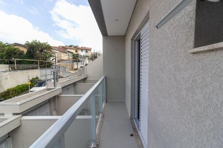 Casa à venda com 100m², 3 quartos e 2 vagas Casa à venda com 100m², 3 quartos e 2 vagasVaranda Quarto 1 - Suíte