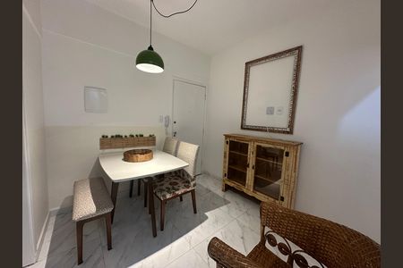 Sala de apartamento para alugar com 1 quarto, 40m² em Centro, São Vicente
