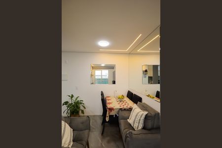 Sala de estar e jantar de apartamento para alugar com 2 quartos, 40m² em Usina Piratininga, São Paulo