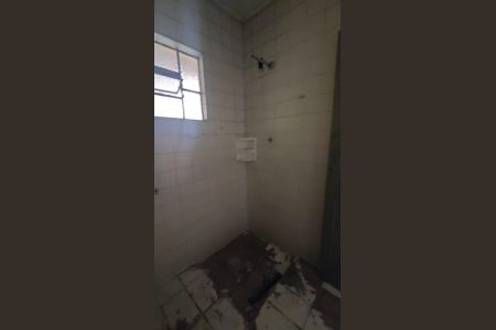 Banheiro de casa para alugar com 1 quarto, 45m² em Vila Basileia, São Paulo