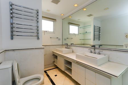 Apartamento para alugar com 192m², 3 quartos e 3 vagas Apartamento para alugar com 192m², 3 quartos e 3 vagasBanheiro da Suíte 3