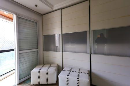 Apartamento para alugar com 192m², 3 quartos e 3 vagas Apartamento para alugar com 192m², 3 quartos e 3 vagasCloset da suíte 3