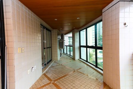 varanda de apartamento para alugar com 3 quartos, 192m² em Jardim Morumbi, São Paulo