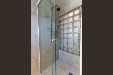 Apartamento para alugar com 192m², 3 quartos e 3 vagas Apartamento para alugar com 192m², 3 quartos e 3 vagasBanheiro da Suíte 2