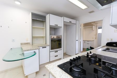 Apartamento para alugar com 192m², 3 quartos e 3 vagas Apartamento para alugar com 192m², 3 quartos e 3 vagascozinha