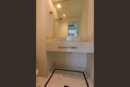Apartamento para alugar com 192m², 3 quartos e 3 vagas Apartamento para alugar com 192m², 3 quartos e 3 vagasLavabo