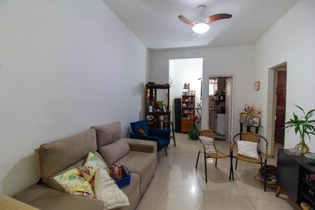 Apartamento à venda com 99m², 2 quartos e sem vaga