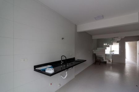 Casa à venda com 100m², 3 quartos e 2 vagas Casa à venda com 100m², 3 quartos e 2 vagasCozinha