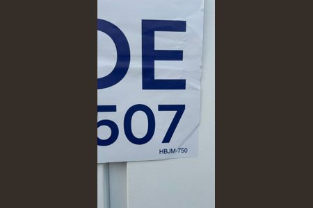 Casa à venda com 100m², 3 quartos e 2 vagas Casa à venda com 100m², 3 quartos e 2 vagasCódigo