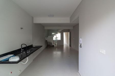 Casa à venda com 100m², 3 quartos e 2 vagas Casa à venda com 100m², 3 quartos e 2 vagasCozinha