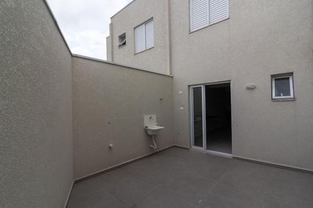 Casa à venda com 100m², 3 quartos e 2 vagas Casa à venda com 100m², 3 quartos e 2 vagasÁrea de Serviço