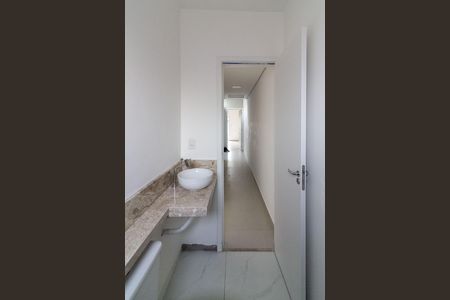 Casa à venda com 100m², 3 quartos e 2 vagas Casa à venda com 100m², 3 quartos e 2 vagasBanheiro Social