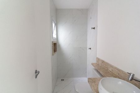 Casa à venda com 100m², 3 quartos e 2 vagas Casa à venda com 100m², 3 quartos e 2 vagasBanheiro Suíte