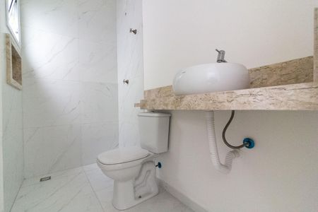 Casa à venda com 100m², 3 quartos e 2 vagas Casa à venda com 100m², 3 quartos e 2 vagasBanheiro Suíte
