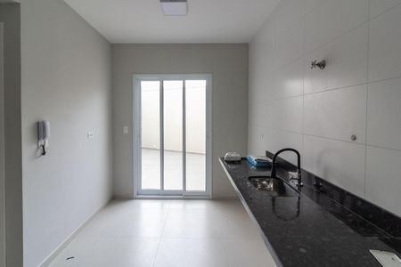 Casa à venda com 100m², 3 quartos e 2 vagas Casa à venda com 100m², 3 quartos e 2 vagasCozinha