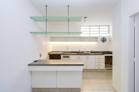 Casa para alugar com 330m², 4 quartos e 5 vagas Casa para alugar com 330m², 4 quartos e 5 vagasCozinha