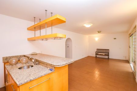 Casa para alugar com 330m², 4 quartos e 5 vagas Casa para alugar com 330m², 4 quartos e 5 vagasÁrea comum