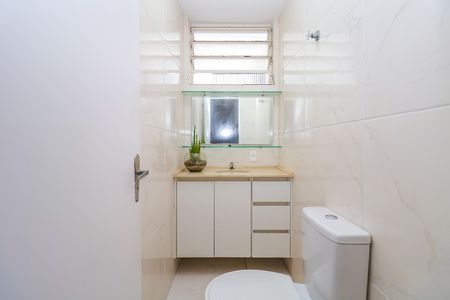 Casa para alugar com 330m², 4 quartos e 5 vagas Casa para alugar com 330m², 4 quartos e 5 vagasBanheiro de serviço