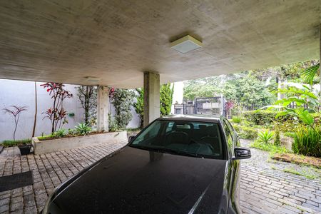 Casa para alugar com 330m², 4 quartos e 5 vagas Casa para alugar com 330m², 4 quartos e 5 vagasÁrea comum
