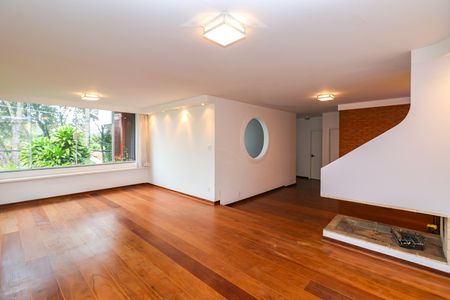 Sala de casa para alugar com 4 quartos, 330m² em Vila Sonia, São Paulo