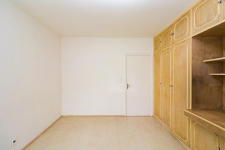 Casa para alugar com 330m², 4 quartos e 5 vagas Casa para alugar com 330m², 4 quartos e 5 vagasSuíte 2