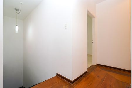 Casa para alugar com 330m², 4 quartos e 5 vagas Casa para alugar com 330m², 4 quartos e 5 vagasCorredor